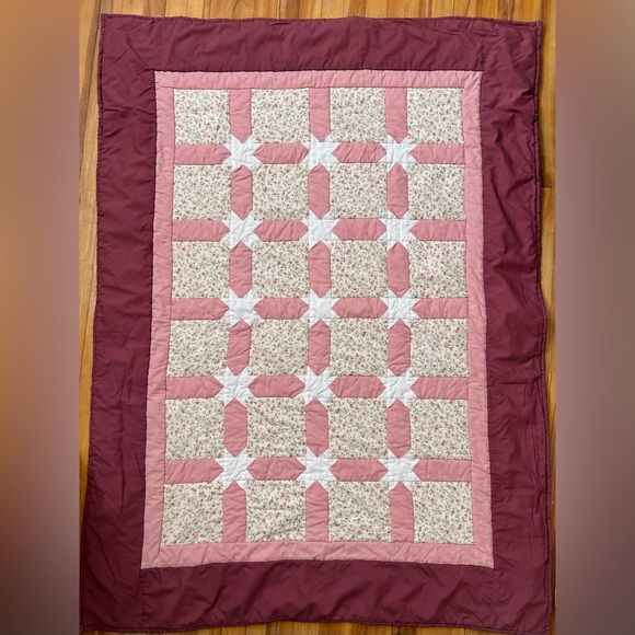 VINTAGE Handmade Floral Quilt - Picture 2 of 7